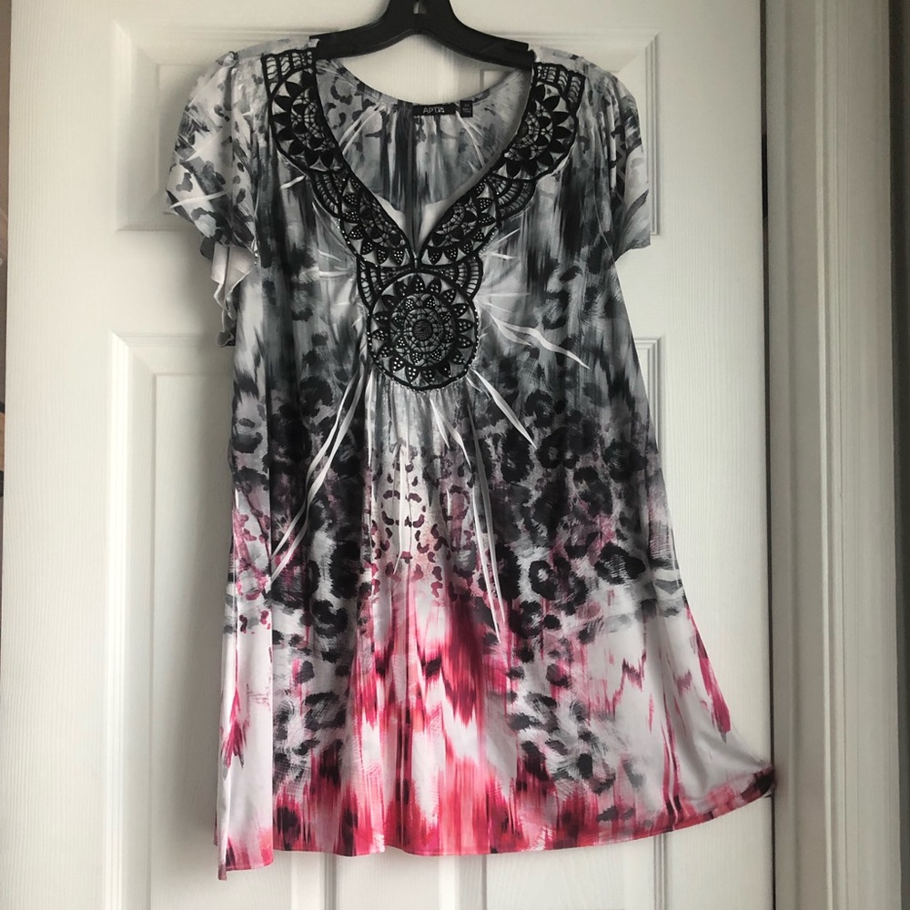 Apt. 9- Mosaic Tunic